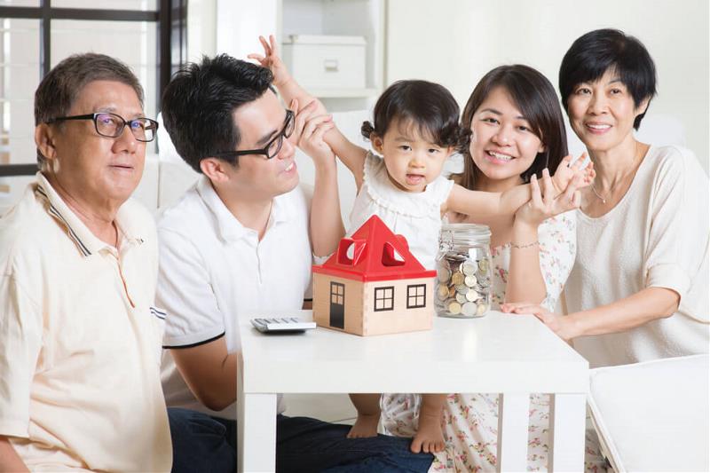 A family with their daughter and parents