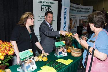 2014-11-12-convention-trade-show-members-connect-image-trade-show-floor