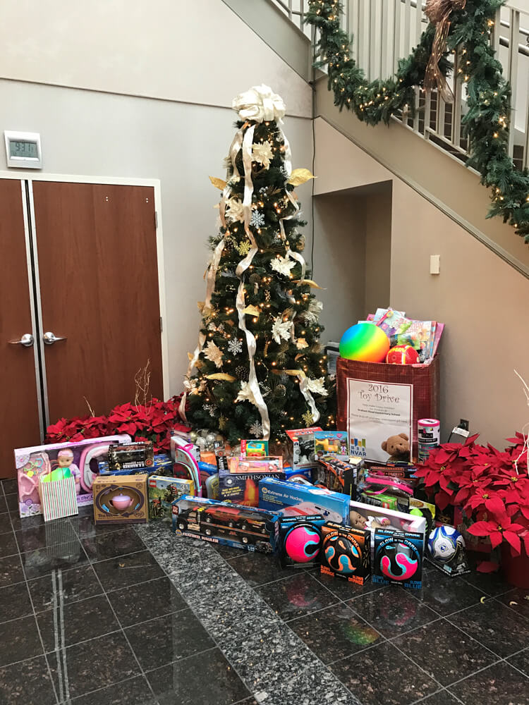 christmas-tree with gifts at NVAR Fairfax